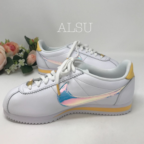 NWT Nike Classic Cortez White Clear Topaz Gold W - Picture 2 of 8